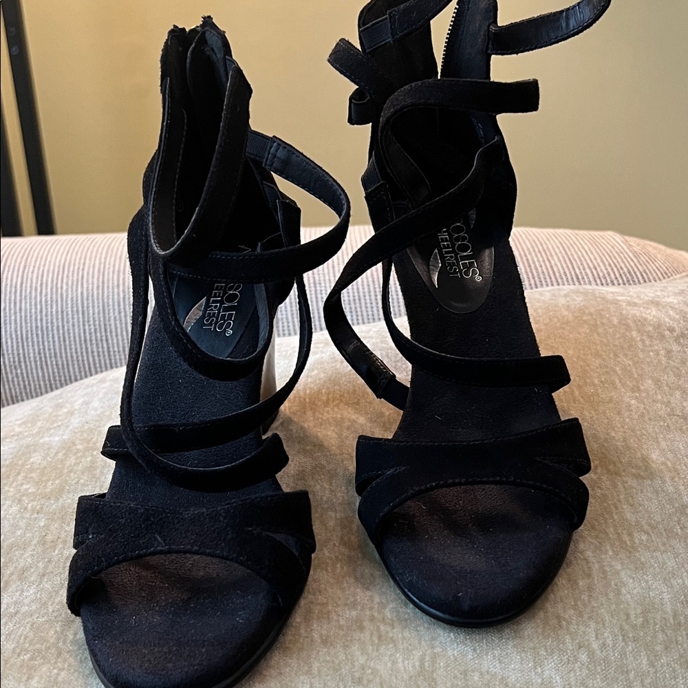 AEROSOLES Black Strappy Wedges